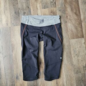 Lululemon size 6 Excel Crop Deep Coal / Wee Are From Space fast free pace
